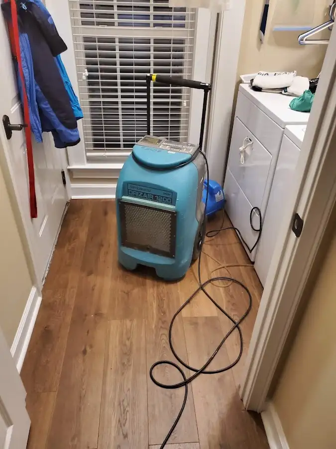 Commercial dehumidifier deployed for Crawl Space Restoration in Port Charlotte